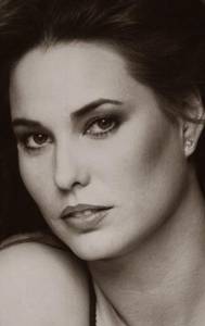   Cristina Raines